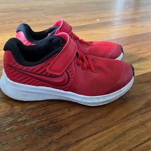 Kids Nike shoes 11c